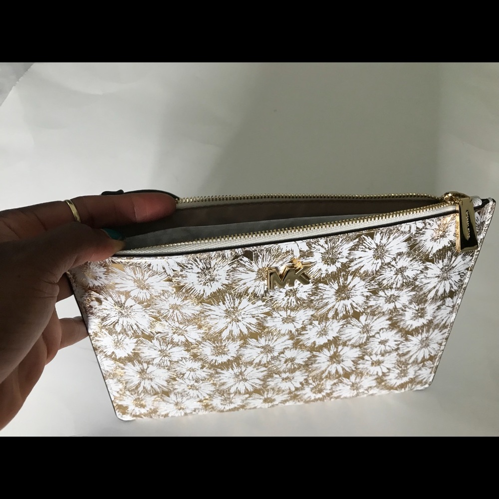 MICHAEL Michael Kors Medium Zip Wristlet - Picture 7 of 8